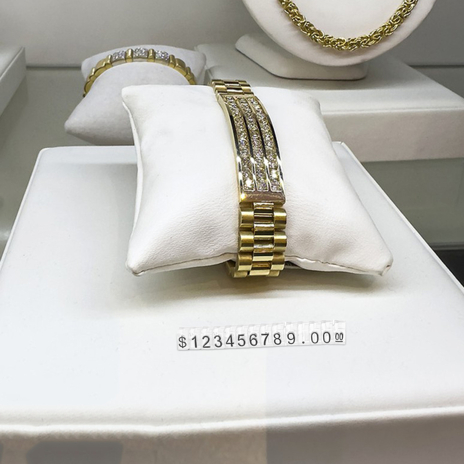 Jewelry With Watches - 20 قطعة من حوامل مكعبات عرض