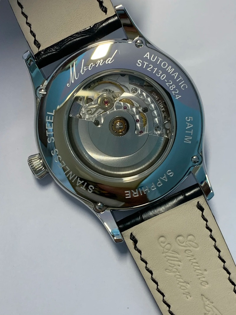 ساعة يد بدون عقارب، حركة سويسر - مراجعة Jewellery Watches وسعره